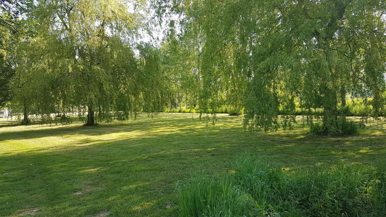 Gite Du Vieux Saule 1 Gite Avec Spa Privatif Pour 2 Personnes 1 Suite Familiale Sans Spa Vieil-Hesdin ภายนอก รูปภาพ