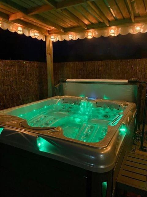 Gite Du Vieux Saule 1 Gite Avec Spa Privatif Pour 2 Personnes 1 Suite Familiale Sans Spa Vieil-Hesdin ภายนอก รูปภาพ